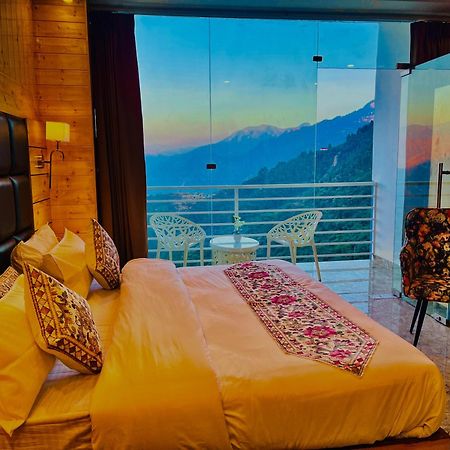 Hotel Classic Crown - #Scenic Mountain View #Open Terrace #Parking #Premium Rooms With Balcony #Guest Preferred #Best Selling Hotel In Масурі Екстер'єр фото