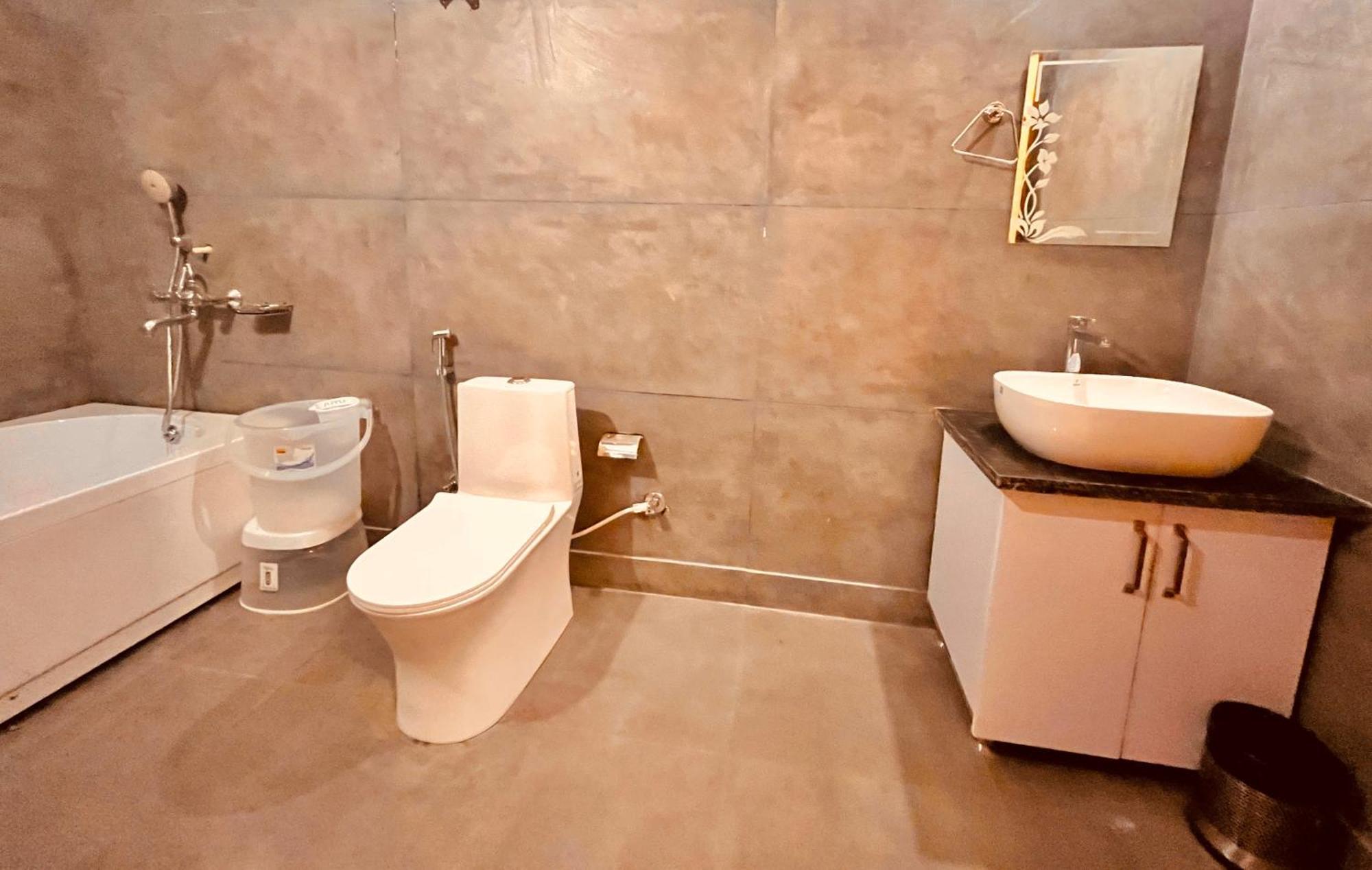 Hotel Classic Crown - #Scenic Mountain View #Open Terrace #Parking #Premium Rooms With Balcony #Guest Preferred #Best Selling Hotel In Масурі Екстер'єр фото