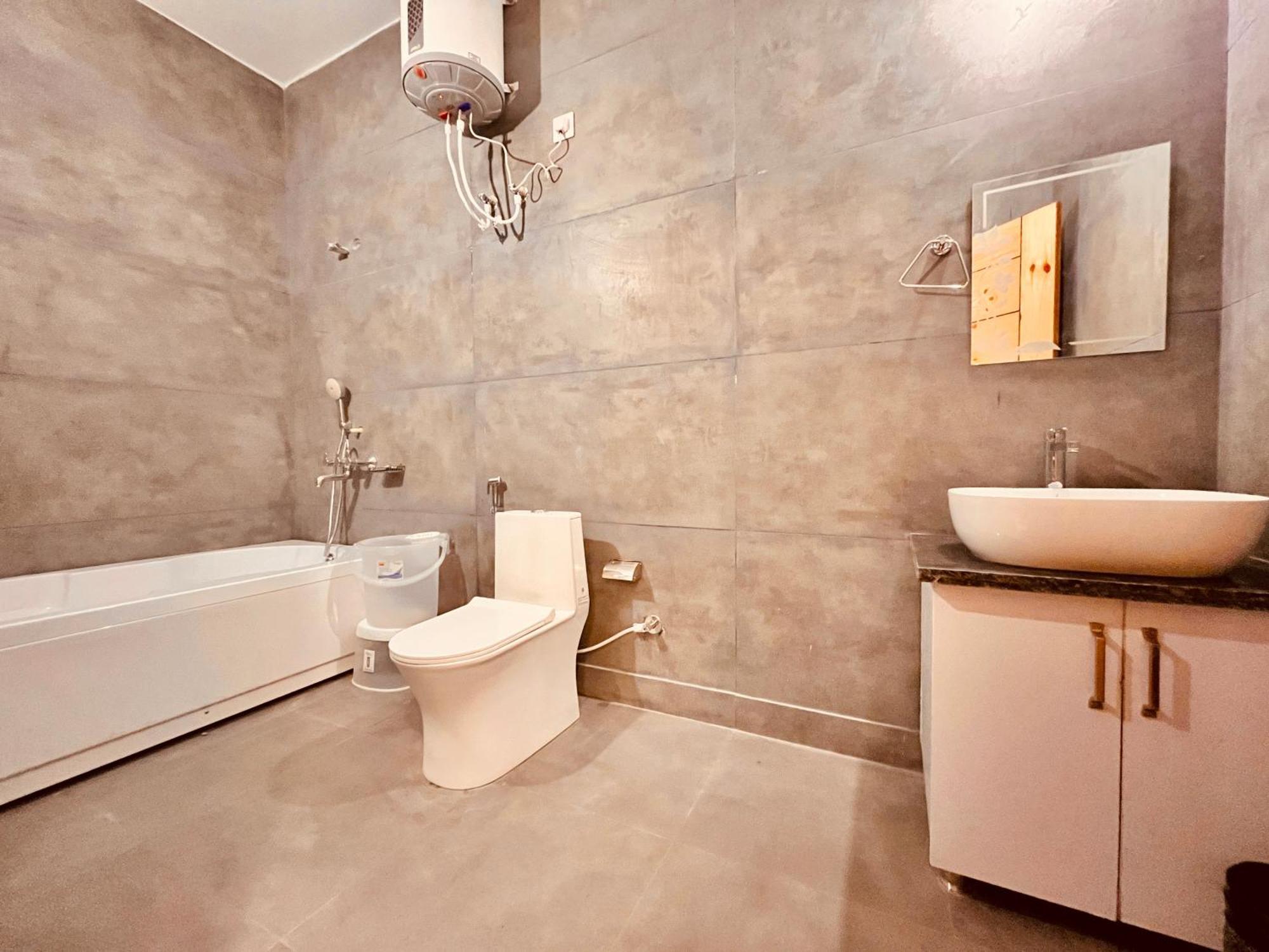 Hotel Classic Crown - #Scenic Mountain View #Open Terrace #Parking #Premium Rooms With Balcony #Guest Preferred #Best Selling Hotel In Масурі Екстер'єр фото